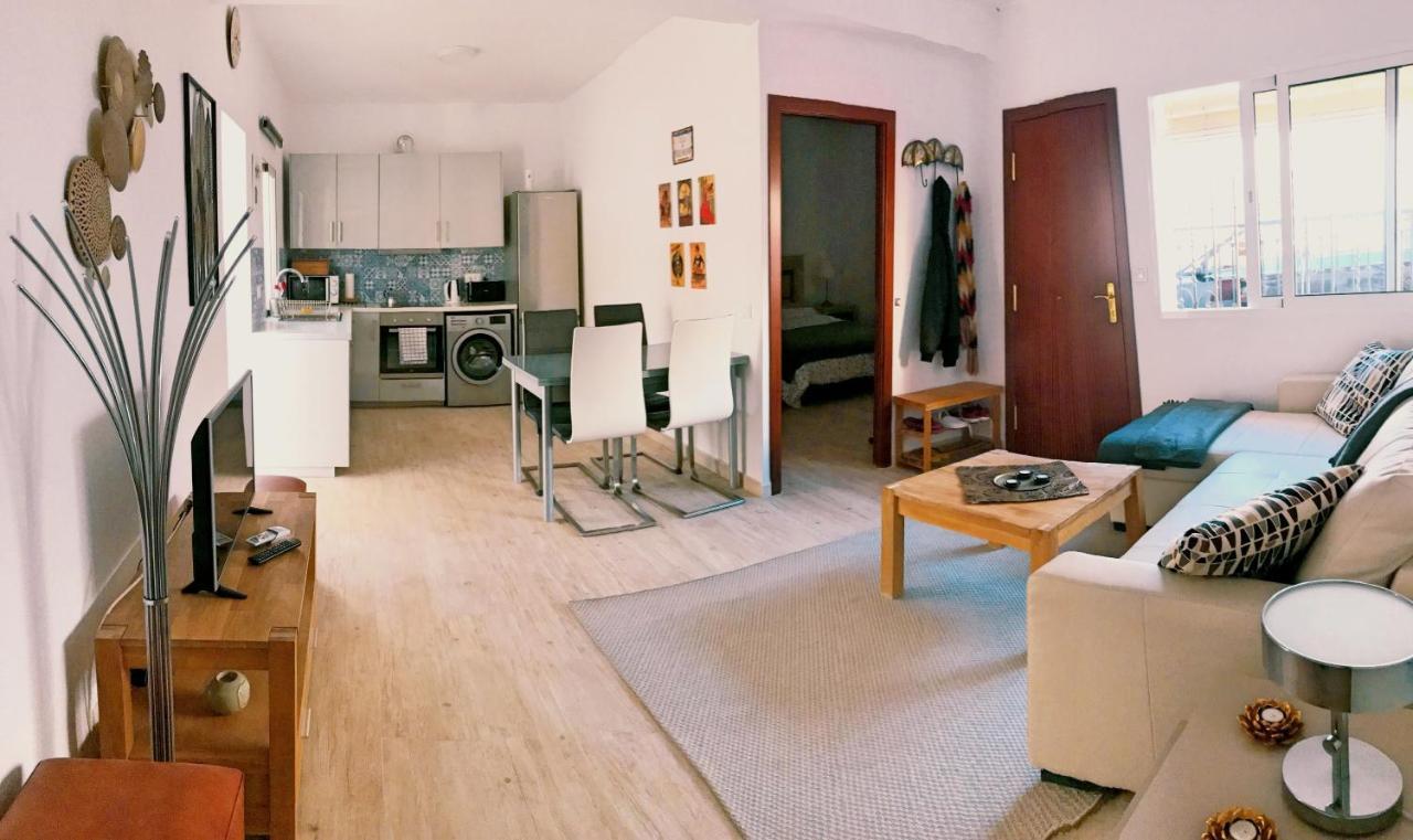 Town House With Patio In Quiet Residential Area 10 Min From Beach トレモリノス エクステリア 写真