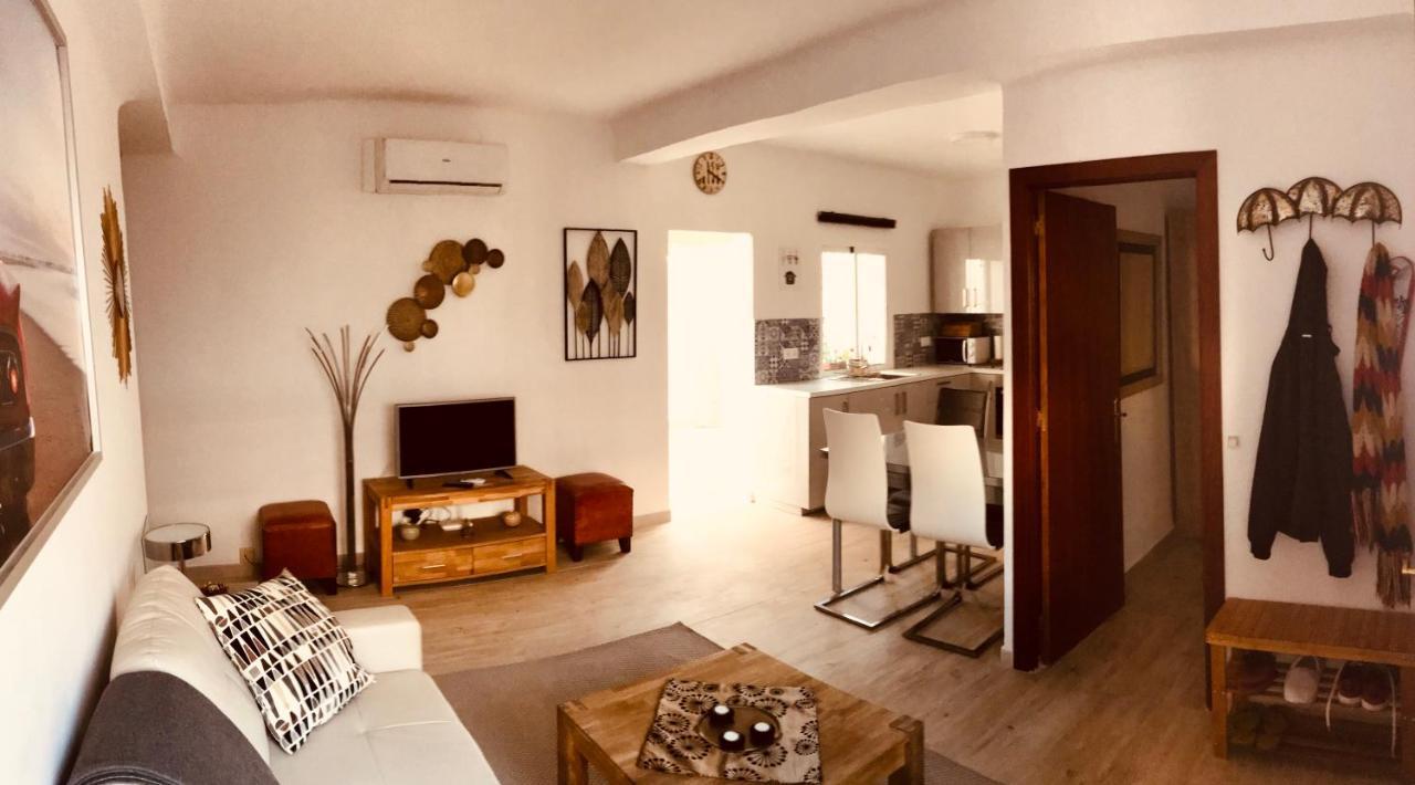 Town House With Patio In Quiet Residential Area 10 Min From Beach トレモリノス エクステリア 写真